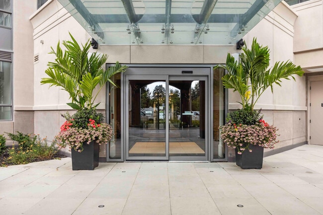 Building Photo - 2075 King Rd