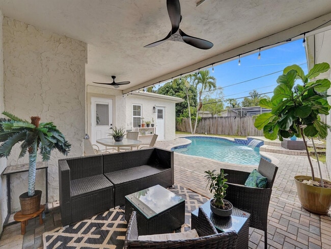 Building Photo - 4960 SW 89th Ave