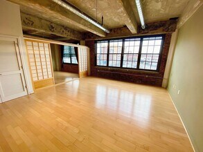 Building Photo - 234 Holliday St