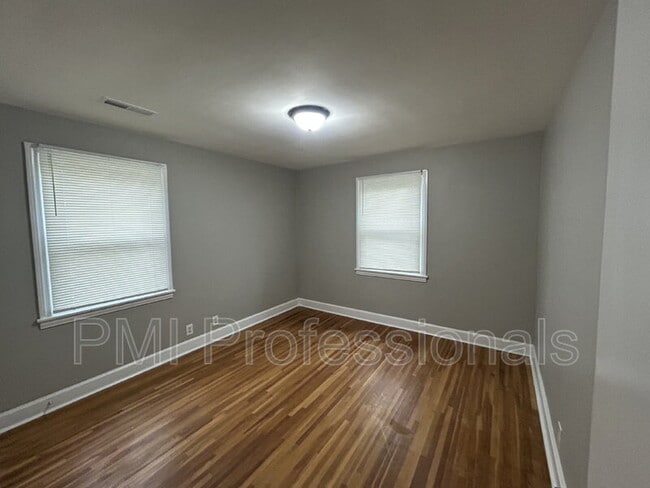 Building Photo - 2905 Ironwood Dr