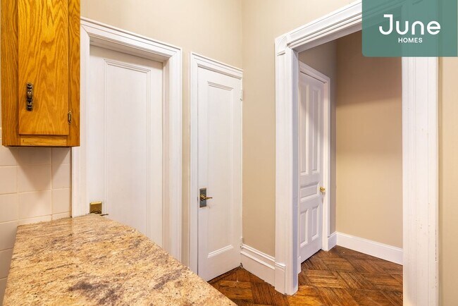 Building Photo - 17 West 82nd Street