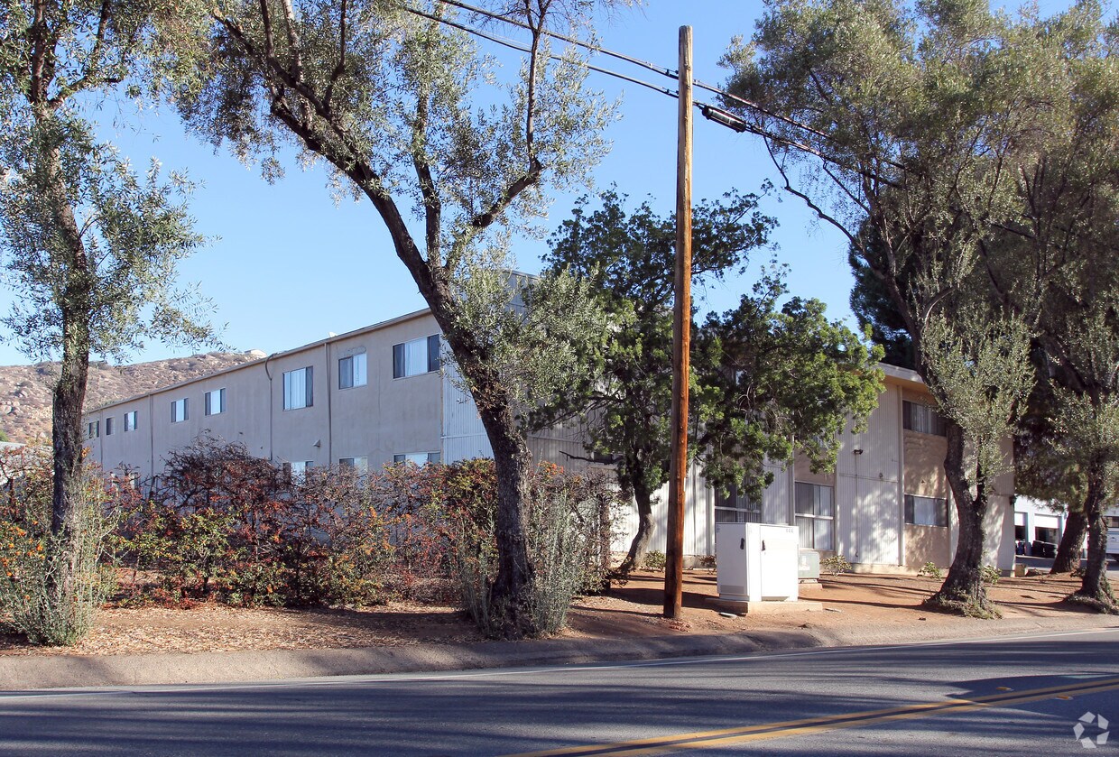 Foto del edificio - 1304 Roxanne Dr