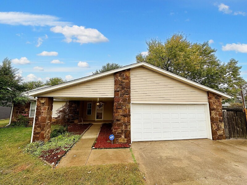 Primary Photo - 14148 S Poplar Pl