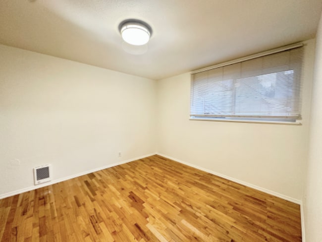 Photo - 5101 Ravenna Ave NE Apartment