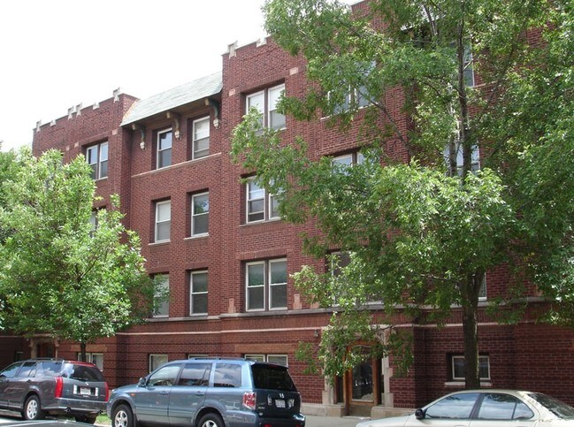Building Photo - 901 W George St