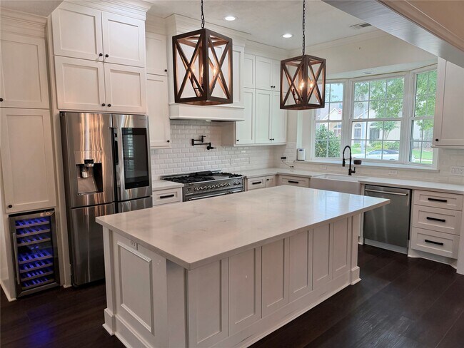 Foto del edificio - 3807 Summer Ln