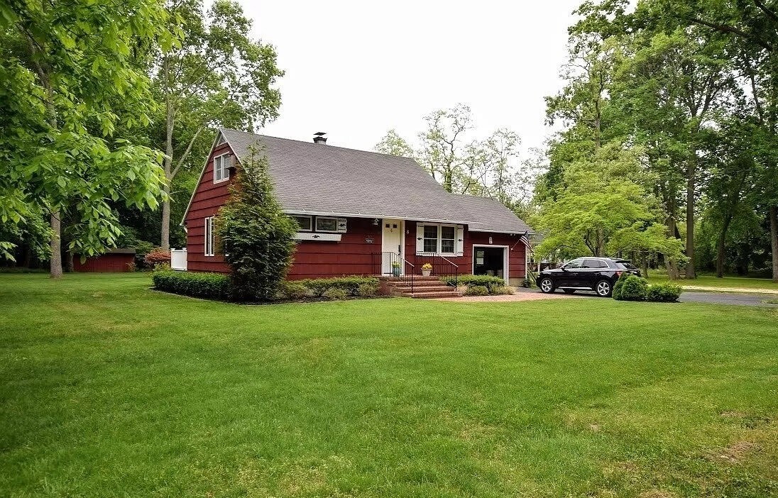 8 Chapel Ave, Brookhaven, NY 11719 House Rental in Brookhaven, NY