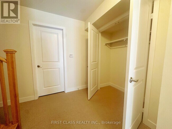 Building Photo - 118 Credit Ln