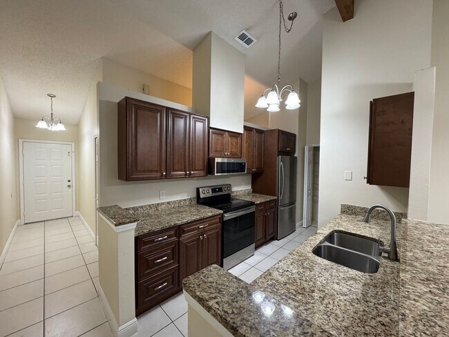 Foto del edificio - Charming 3 Bedroom, 2 Bathroom Home in Winter Park!!