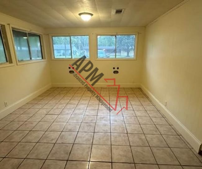 Building Photo - Great 4 bed Family Home