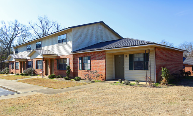 Building Photo - Pecan Lane