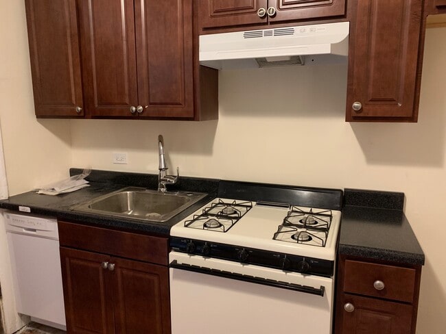 Foto del edificio - 2110 N Saint Louis Ave
