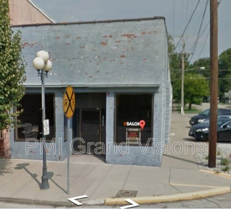 Building Photo - 222 S Central Ave