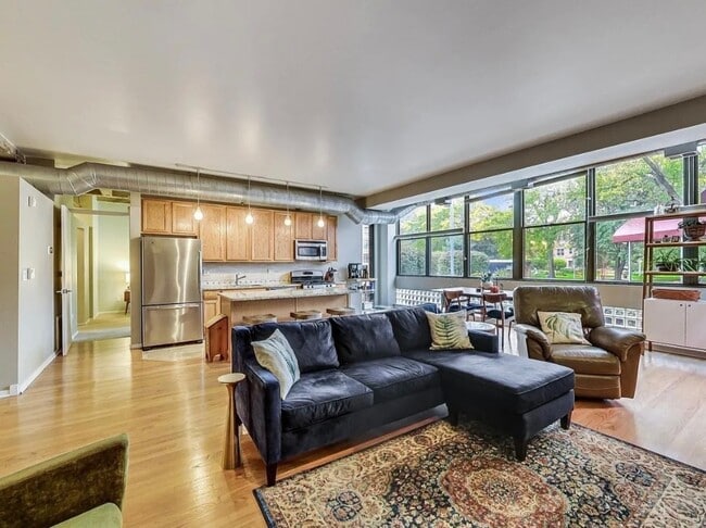 Building Photo - 5200 S Ellis Ave