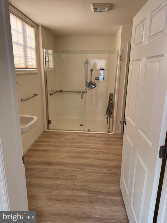 Foto del edificio - 615 Chatsworth Rd