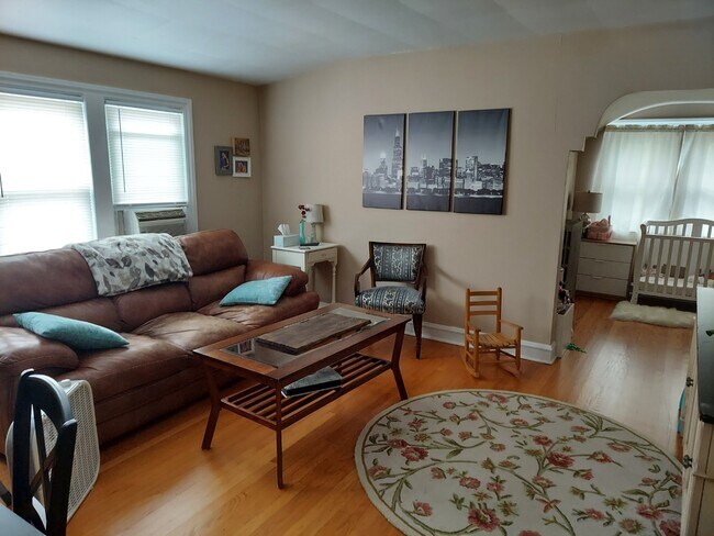 Living Room - 5445 N Lotus Ave