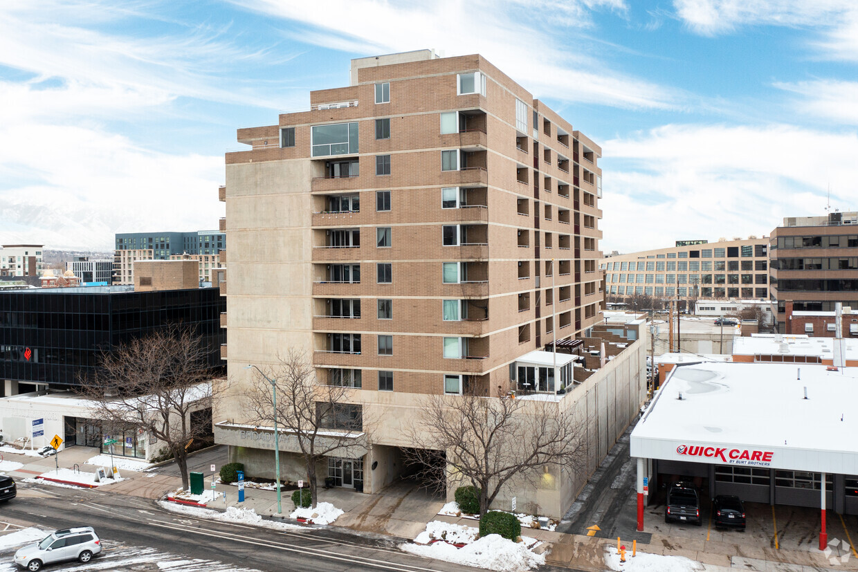 Primary Photo - Broadway Towers