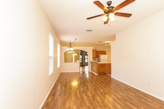 Foto del edificio - 12262 Hollybush Terrace