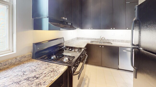 Foto del edificio - Serene Georgetown Living on Montrose Walk!...