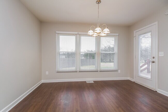 Foto del edificio - 5333 Roxborough Pass