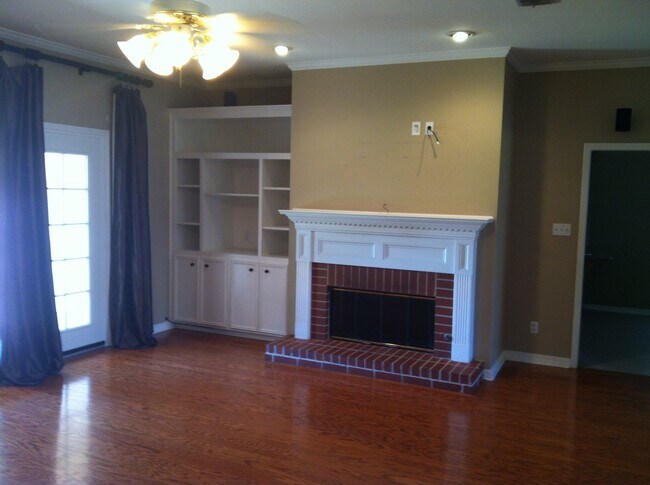 Foto del edificio - ACADIANA PLACE... Minutes to LSUS