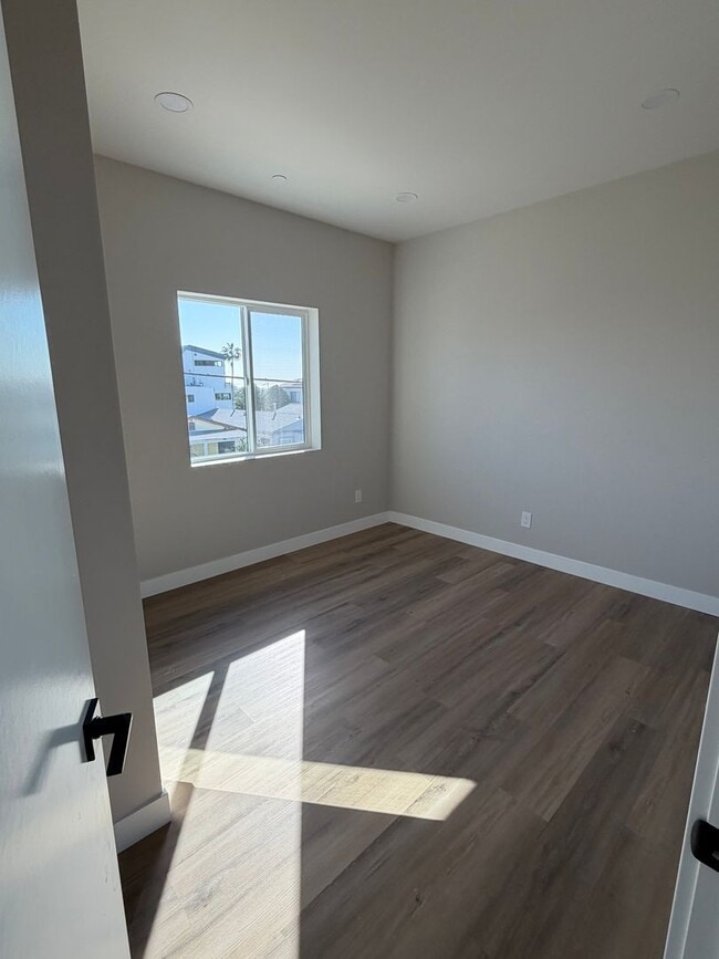 Building Photo - 3365 A St