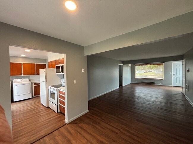 Building Photo - 1216 Quinton St