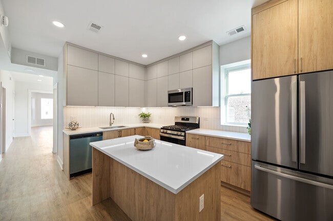 Foto del edificio - 2741 W Belmont Ave