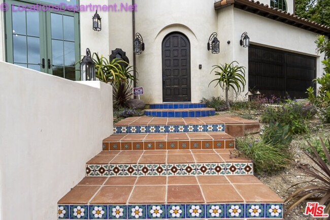 Foto del edificio - 5861 Ridgebrook Dr