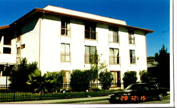 Primary Photo - 619 Indiana Ave
