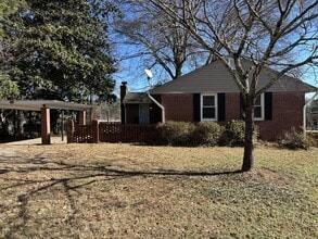 Building Photo - 104 Yancy Dr SE