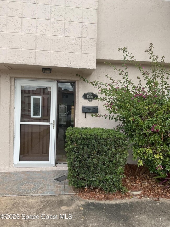 Building Photo - 1004 Ashley Ave