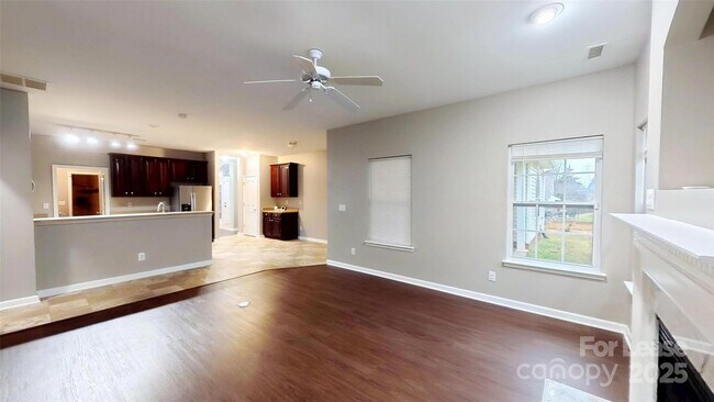 Foto del edificio - 2442 Windsor Chase Dr