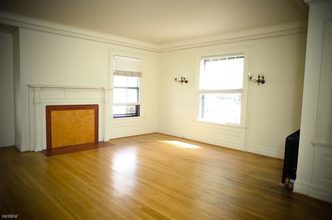 Building Photo - 3 br, 2 bath Apartment - 407 E Kingsley St