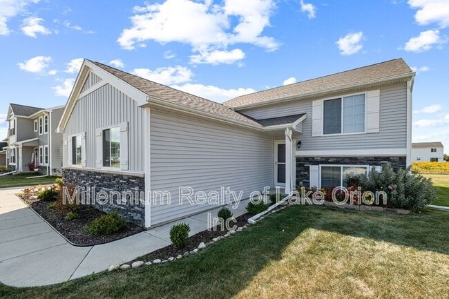 Building Photo - 7158 Primrose Ln