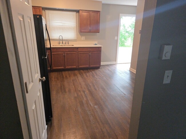 Building Photo - 306 Heustis St