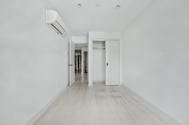 Foto del edificio - 3 bedroom in New York NY 10003