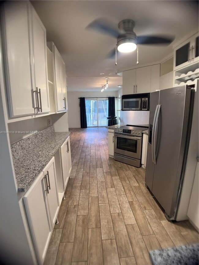 Foto del edificio - 2225 NE 123rd St