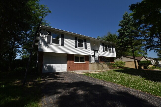 Foto del edificio - 7852 Sprucewood Ave