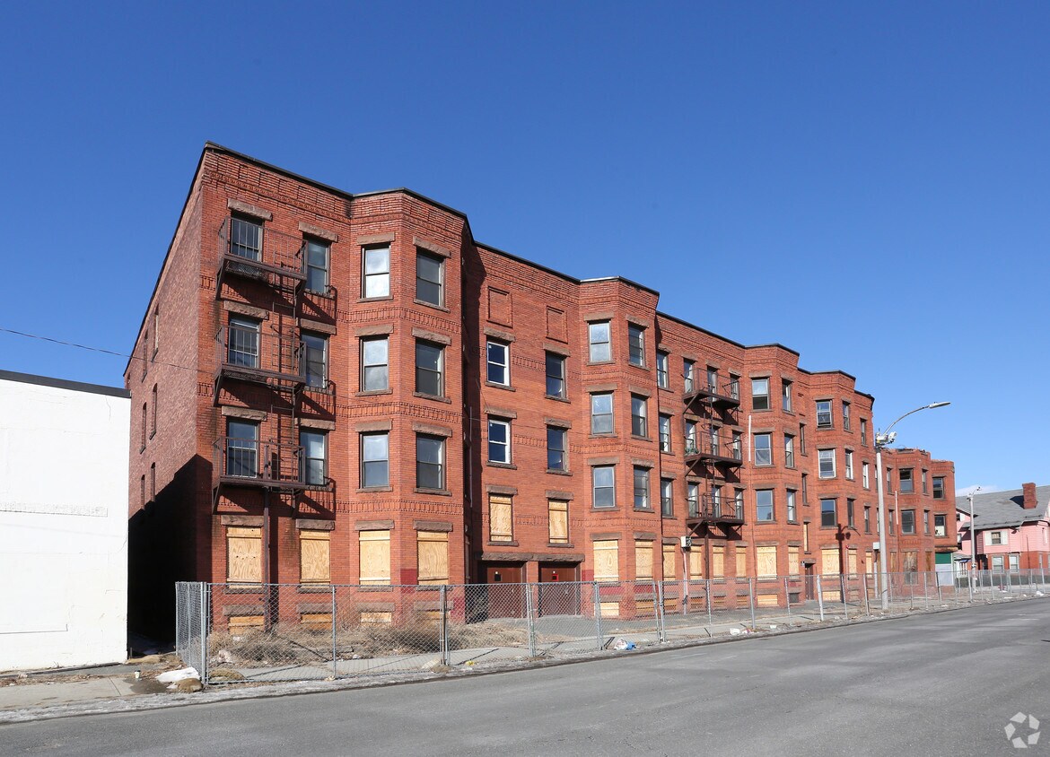Building Photo - The Urania