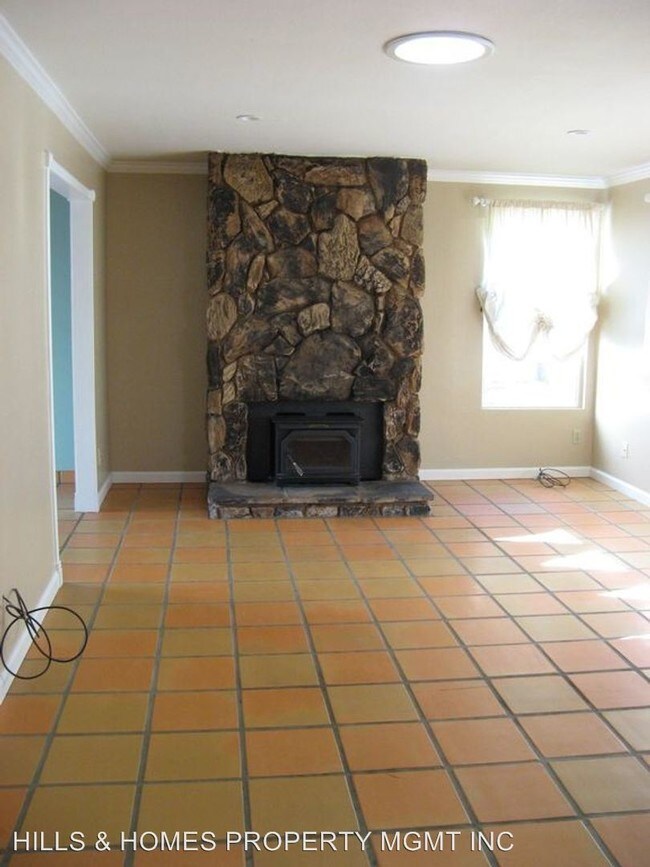 Building Photo - 4 br, 2 bath House - 945 LODI STREET