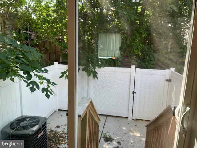 Foto del edificio - 1332 N Myrtlewood St