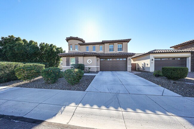 Foto del edificio - Move In and Save-Limited Time $1,000 Move-In Rent Credit! Stunning home located in the heart of C...