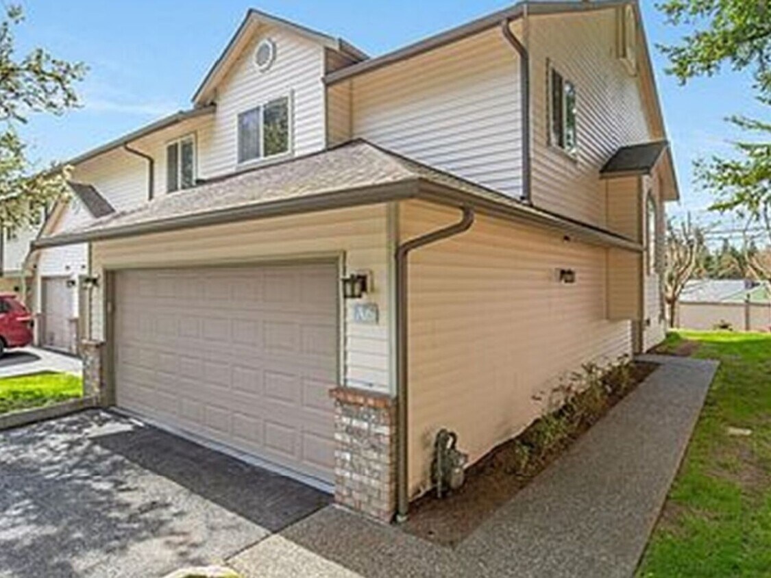 Primary Photo - 3 Bedroom Townhome in Edmonds