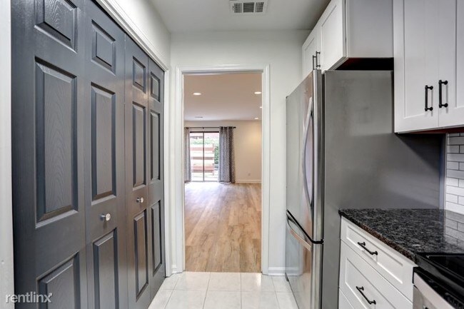 Foto del edificio - 2 br, 3 bath Townhome - 2844 Webb Bridge Rd.