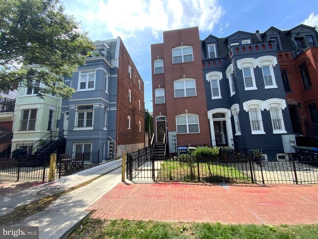 Foto del edificio - 812 5th St NE