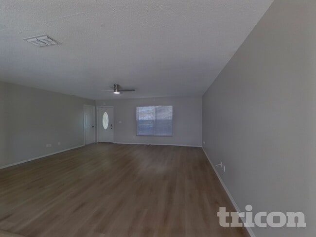 Building Photo - 1913 Hudson Ct