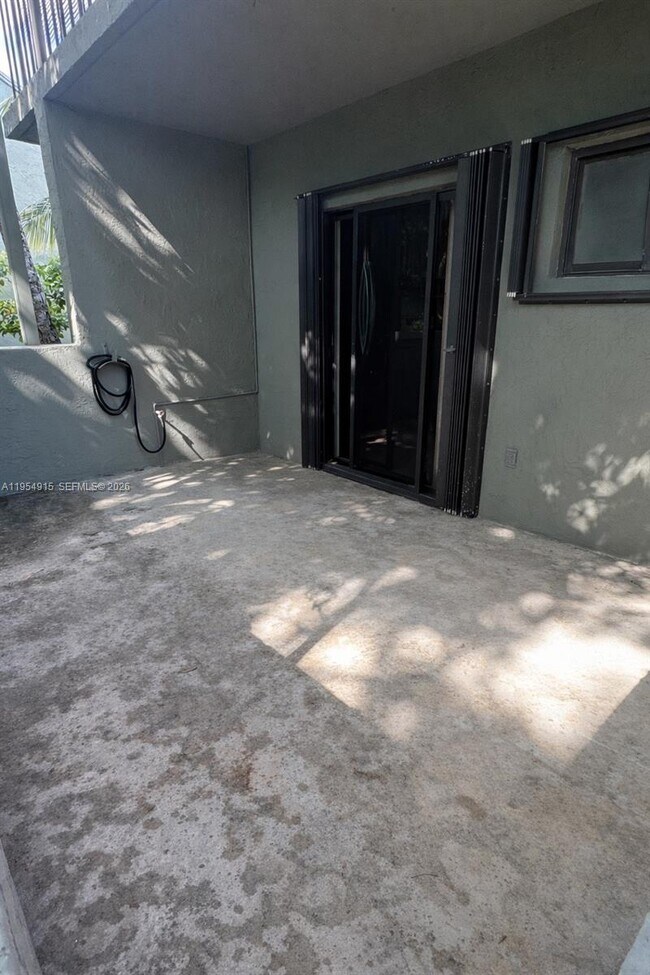 Foto del edificio - 980 NW N River Dr