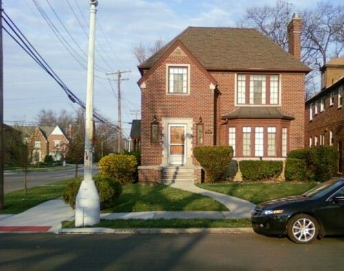 Building Photo - 19901 Roslyn Rd