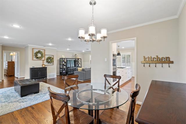 Building Photo - 9203 Livenshire Dr